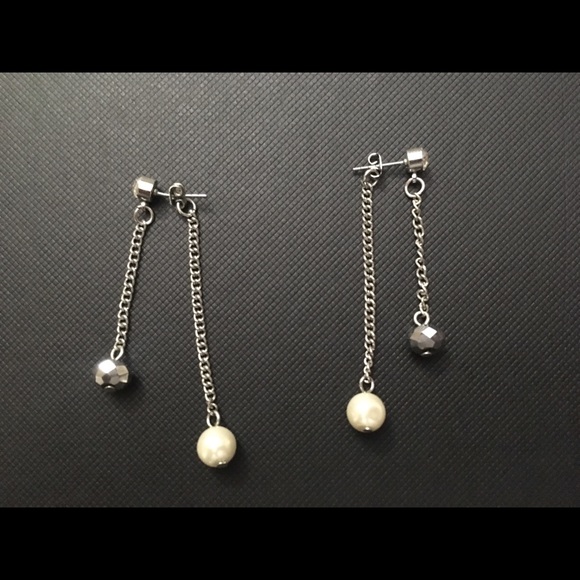 Two pairs of chain earrings - Picture 5 of 7